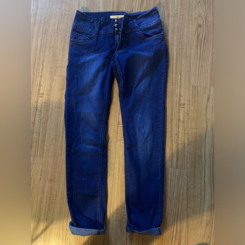 Vinizbena blue skinny jeans. Size 11. Cute 3 buttons.